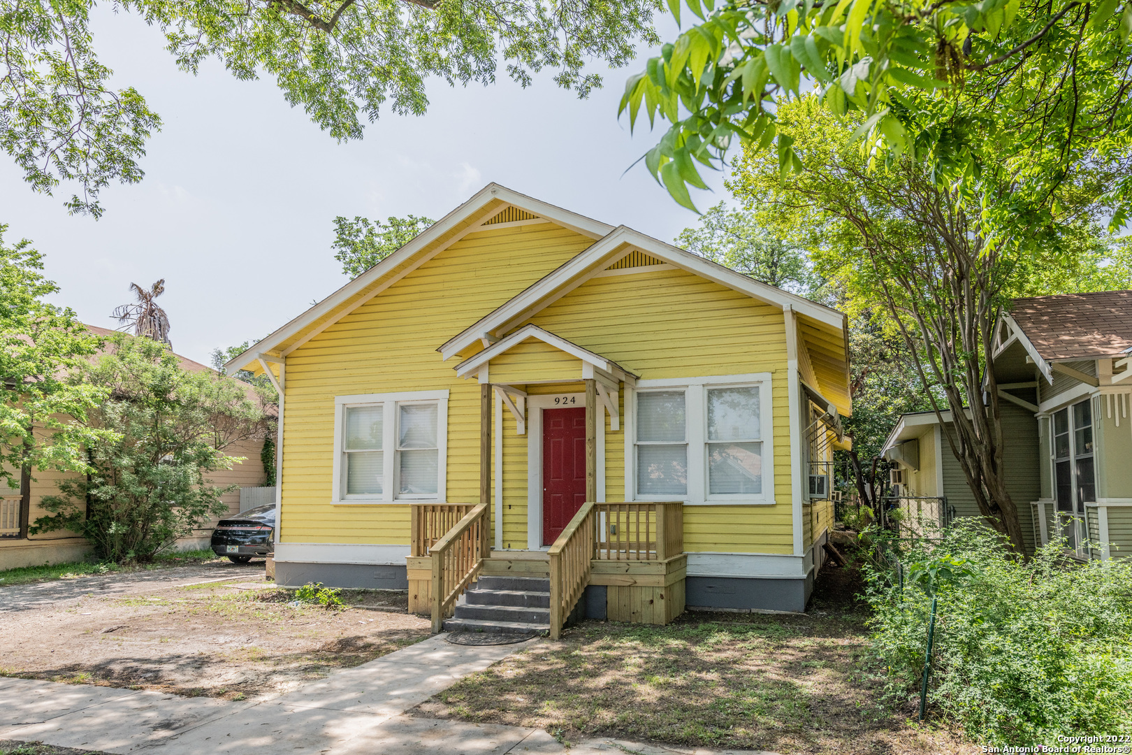 924 W Kings Highway San Antonio TX 78201