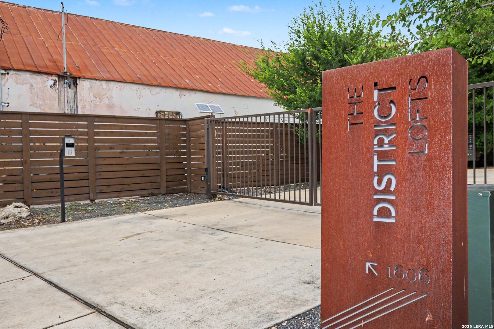 1606 N Hackberry San Antonio TX 78208
