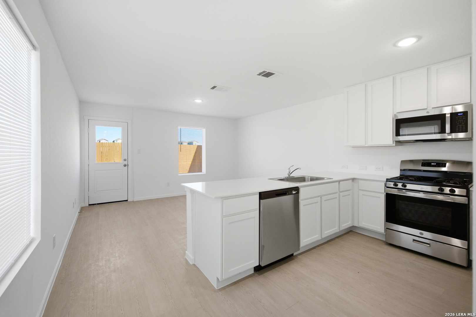 4909 Winecup Cove Converse TX 78109