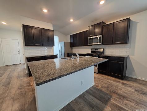 8107 Falcon Meadow Converse TX 78109