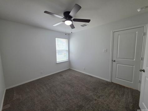 8107 Falcon Meadow Converse TX 78109