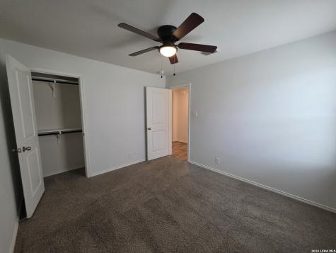 8107 Falcon Meadow Converse TX 78109