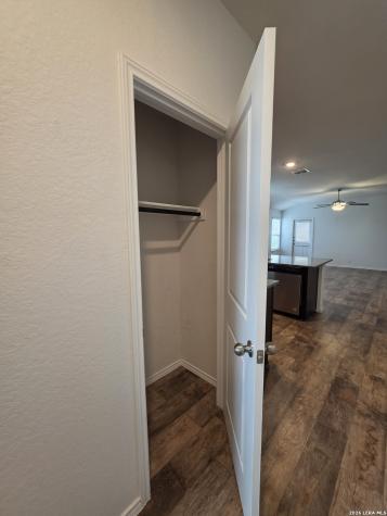 8107 Falcon Meadow Converse TX 78109