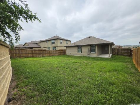 8107 Falcon Meadow Converse TX 78109