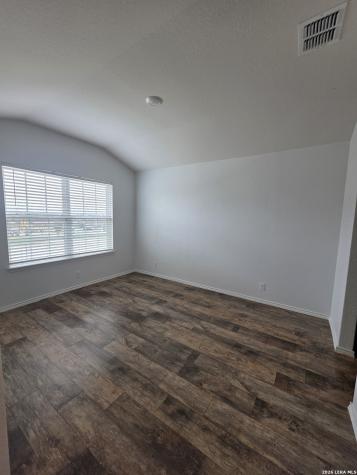 8107 Falcon Meadow Converse TX 78109