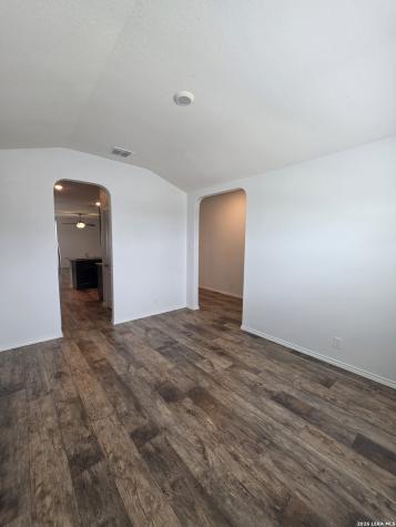 8107 Falcon Meadow Converse TX 78109