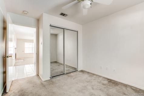 6063 Bantry Bay San Antonio TX 78240