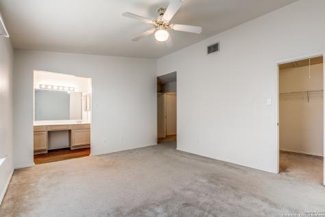 6063 Bantry Bay San Antonio TX 78240