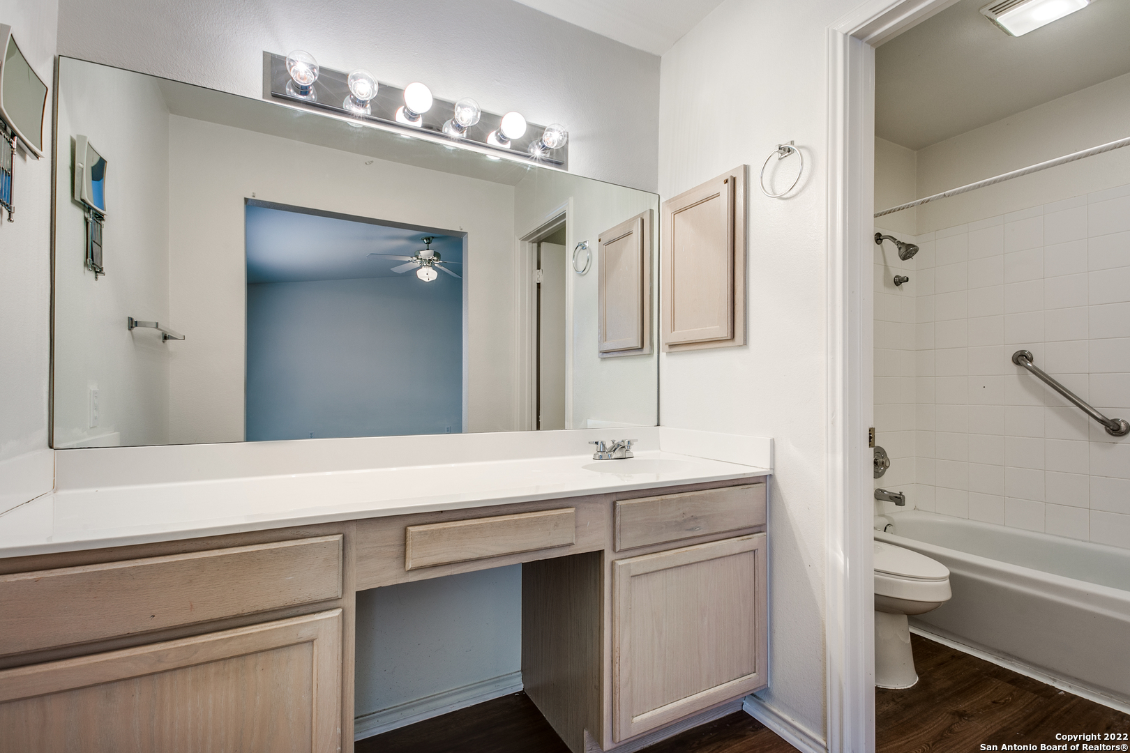 6063 Bantry Bay San Antonio TX 78240