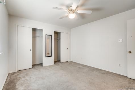 6063 Bantry Bay San Antonio TX 78240