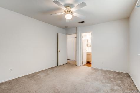 6063 Bantry Bay San Antonio TX 78240