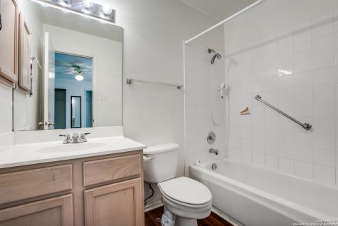 6063 Bantry Bay San Antonio TX 78240