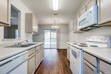 6063 Bantry Bay San Antonio TX 78240