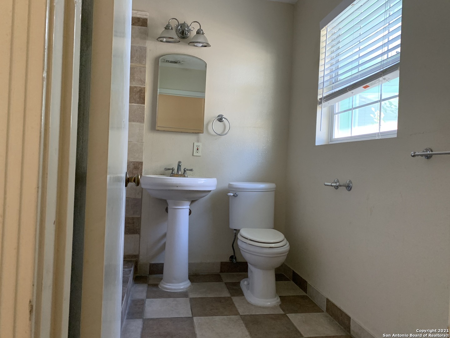 111 Laddie Place San Antonio TX 78201