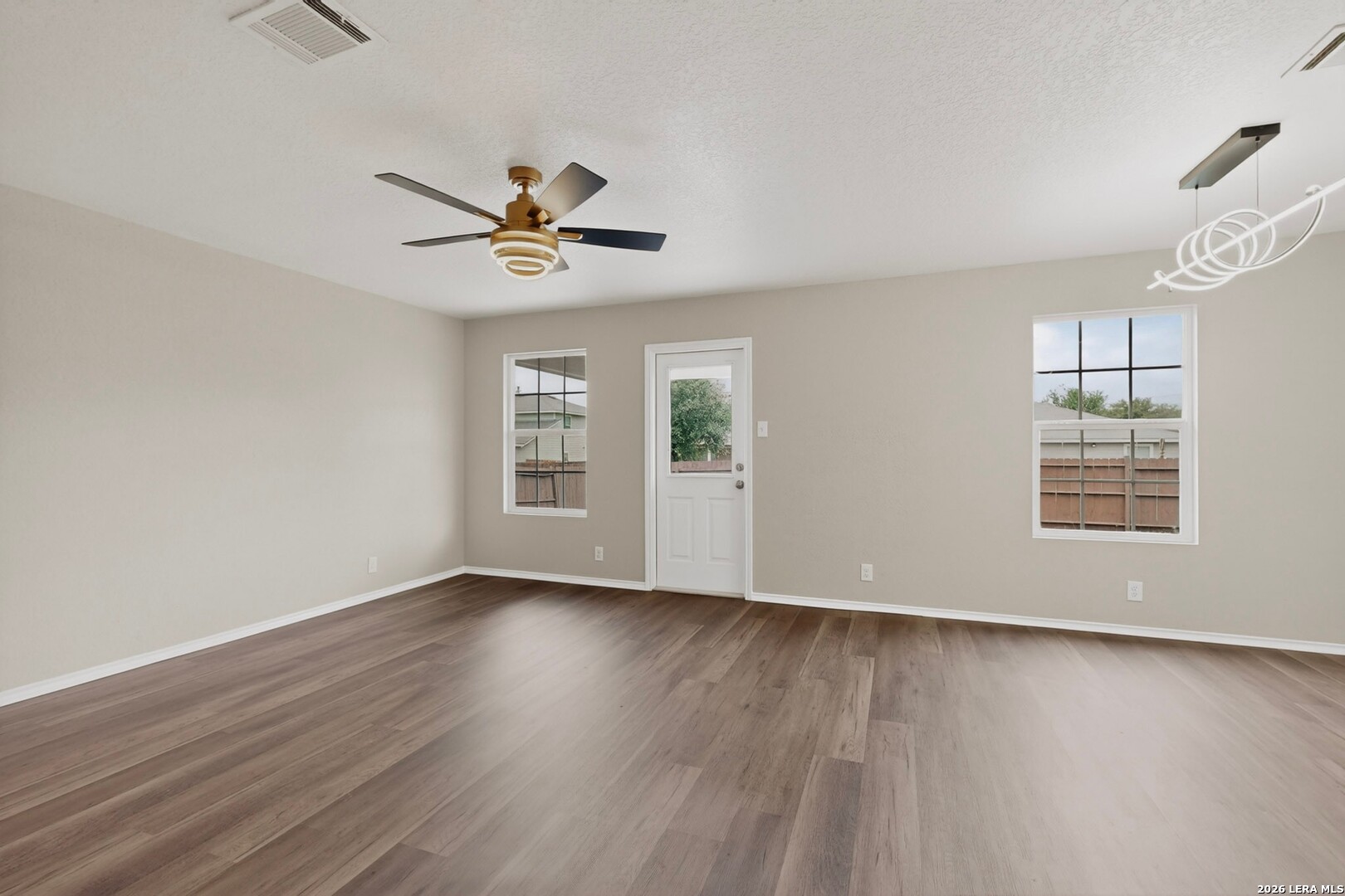 819 Six Iron San Antonio TX 78221