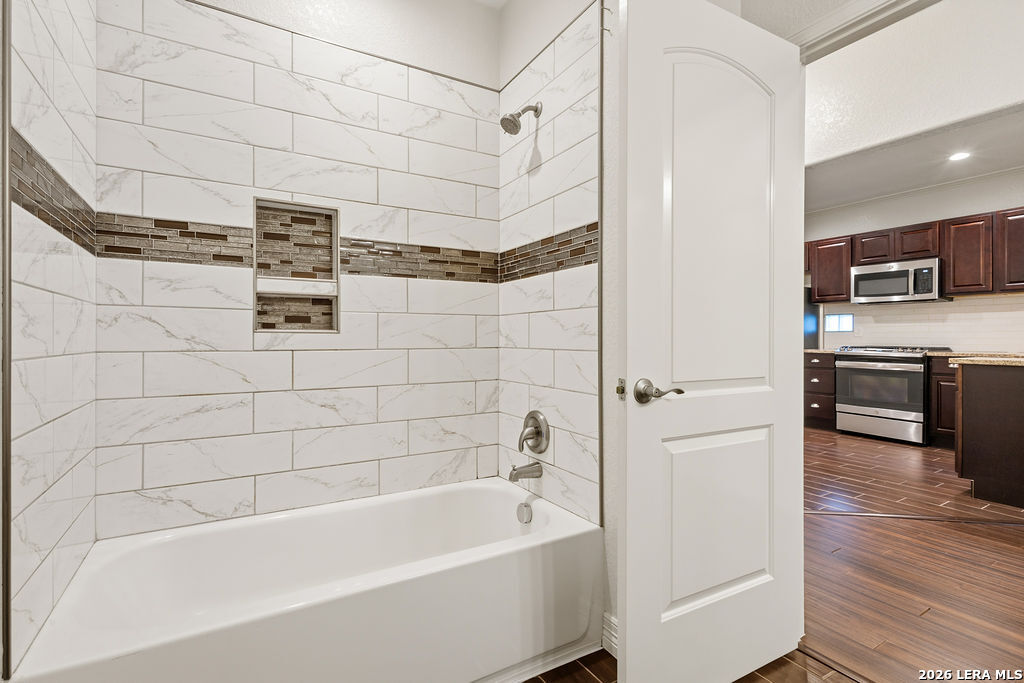 333 E Hafer San Antonio TX 78214