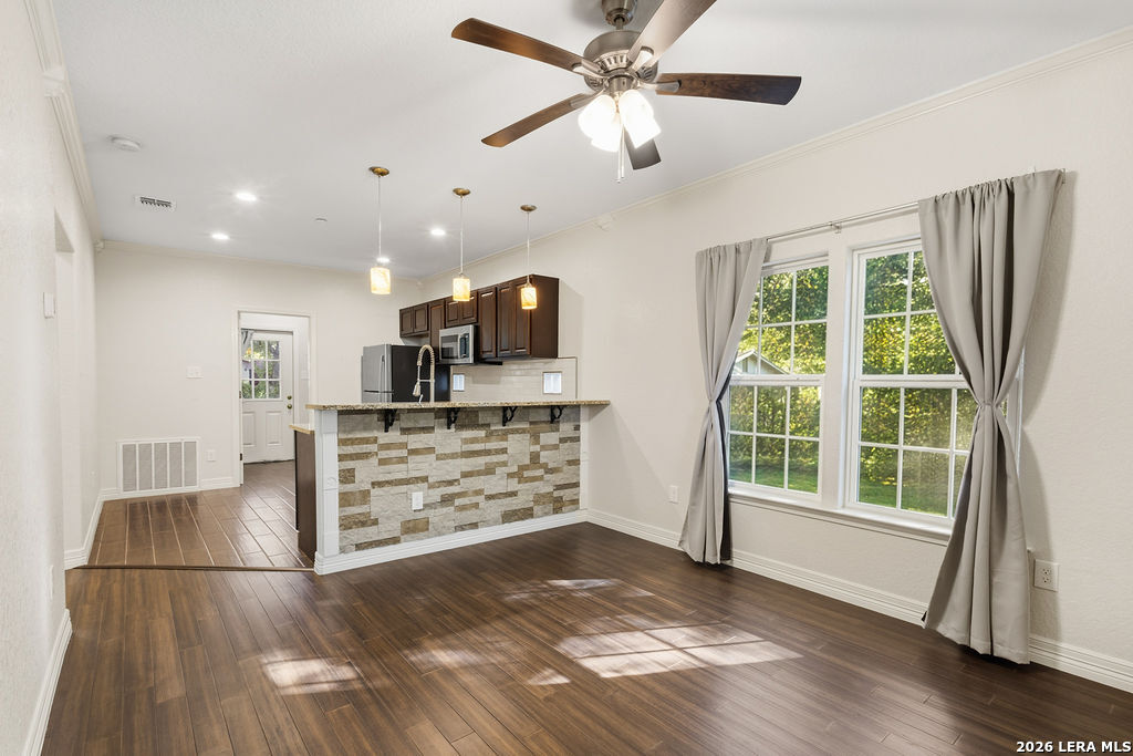 333 E Hafer San Antonio TX 78214