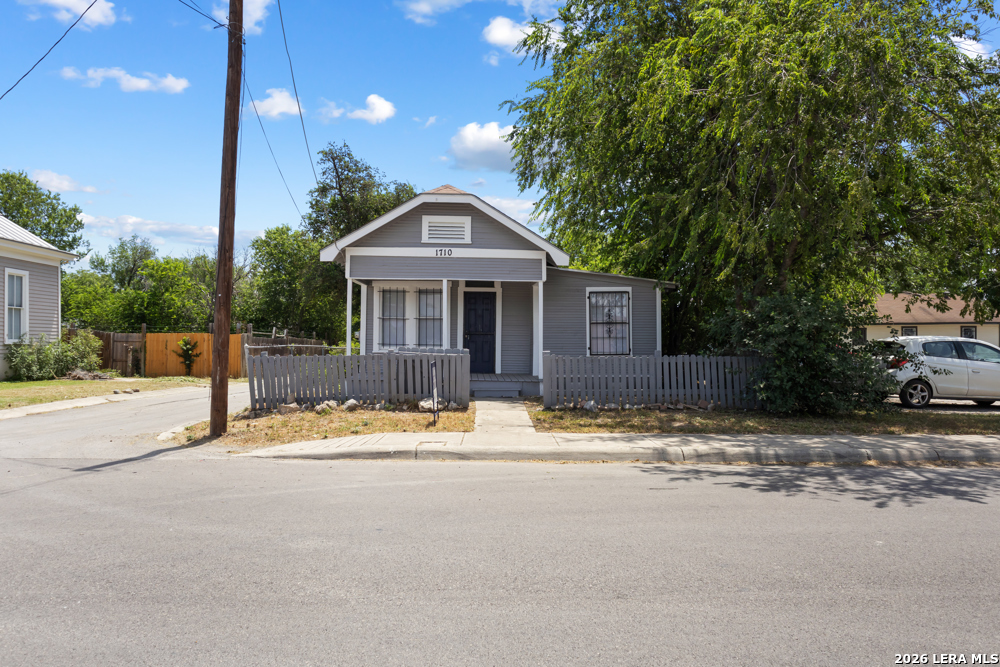 1710 N Navidad Street San Antonio TX 78201
