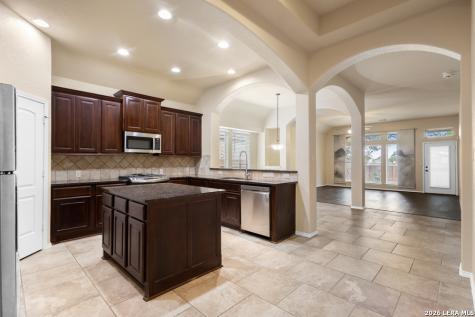 8710 White Crown San Antonio TX 78254