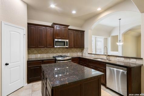 8710 White Crown San Antonio TX 78254