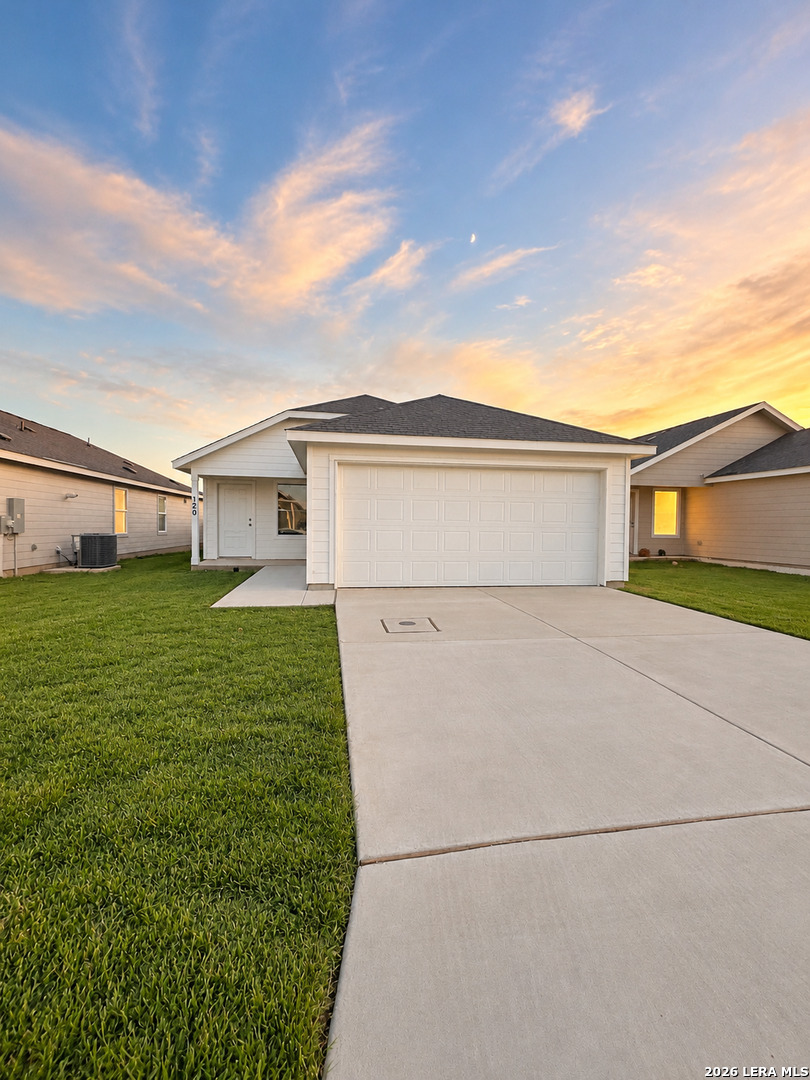 120 Bronco Ridge Pleasanton TX 78064