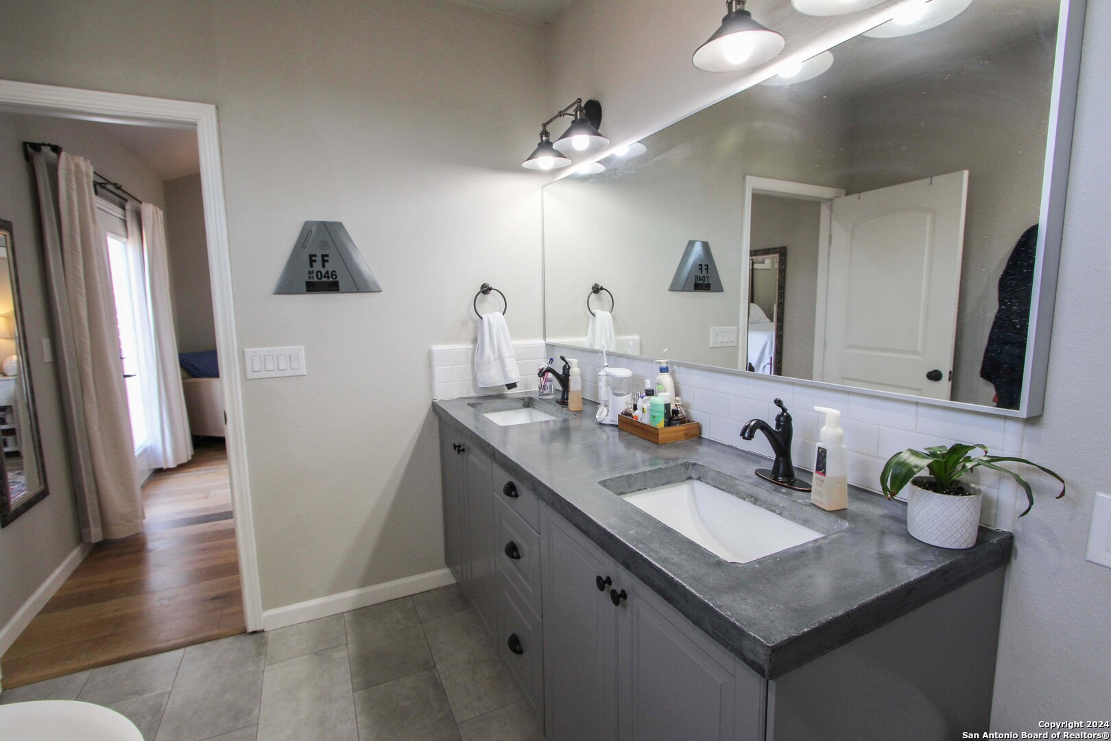 711 W Lullwood Avenue San Antonio TX 78212