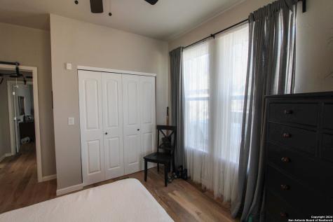 711 W Lullwood Avenue San Antonio TX 78212
