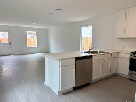 3024 Carnelian San Antonio TX 78264