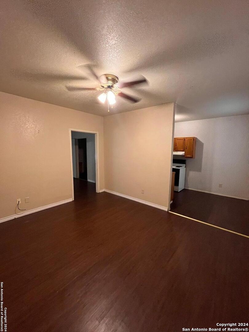 6911 N Us Highway 281 Pleasanton TX 78064