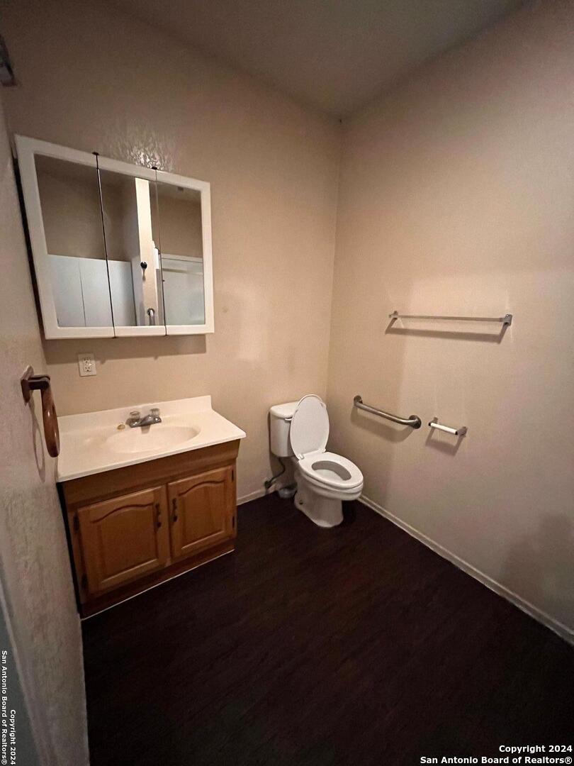 6911 N Us Highway 281 Pleasanton TX 78064