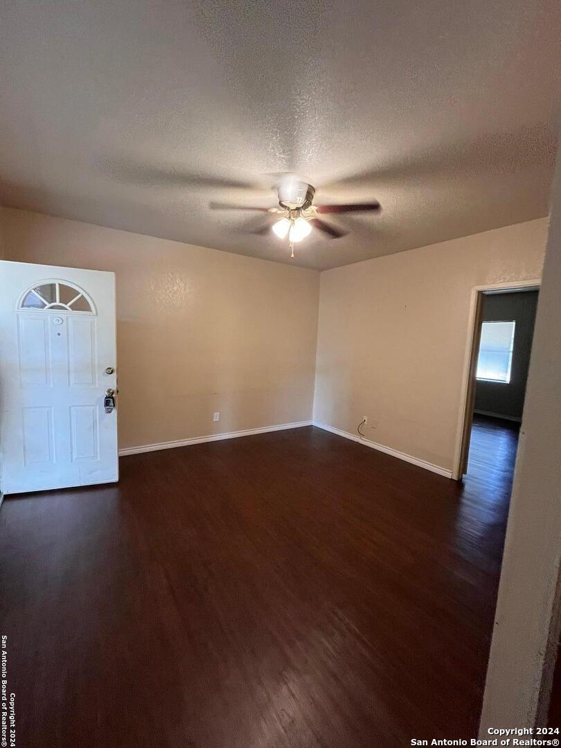 6911 N Us Highway 281 Pleasanton TX 78064