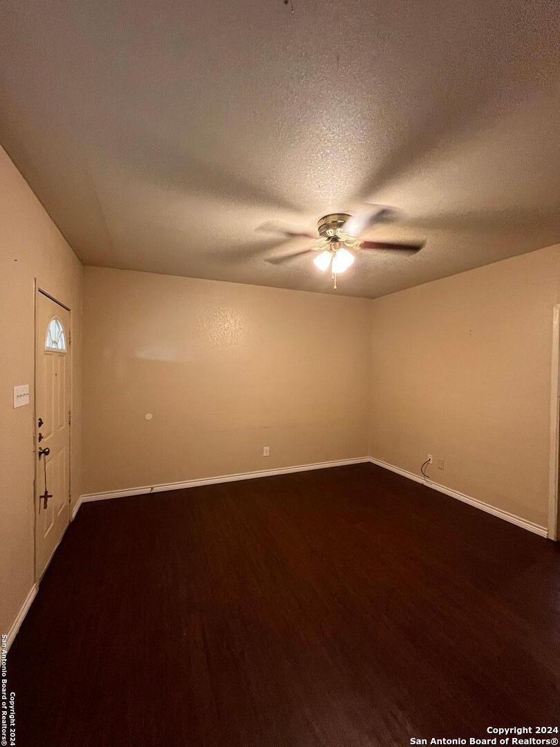 6911 N Us Highway 281 Pleasanton TX 78064