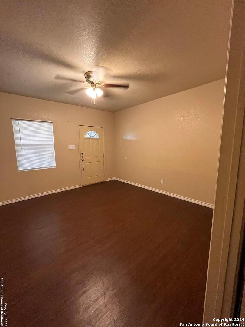 6911 N Us Highway 281 Pleasanton TX 78064