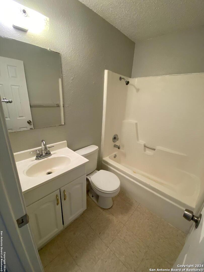 8904 Meadow Trace Street San Antonio TX 78250
