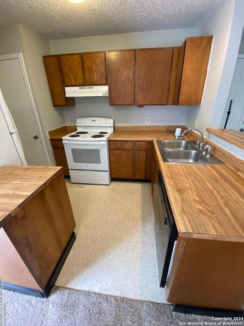 8904 Meadow Trace Street San Antonio TX 78250