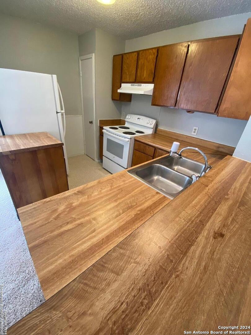 8904 Meadow Trace Street San Antonio TX 78250