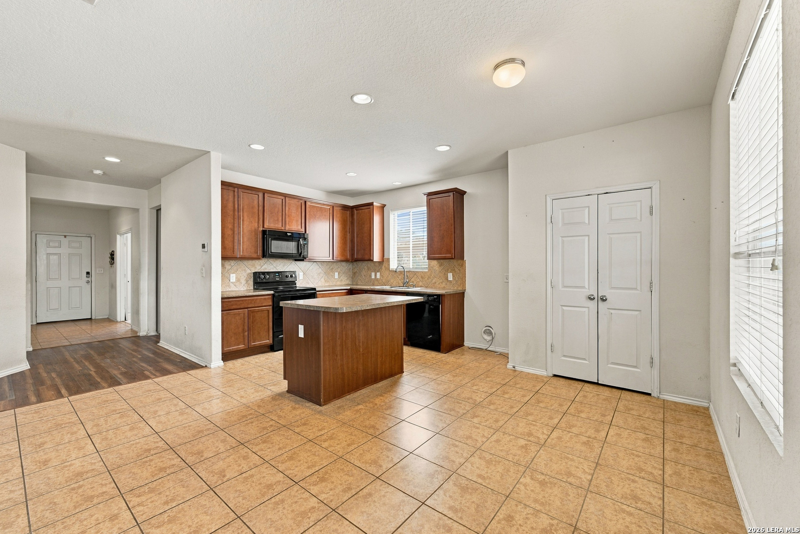 8955 Oakwood Park San Antonio TX 78254