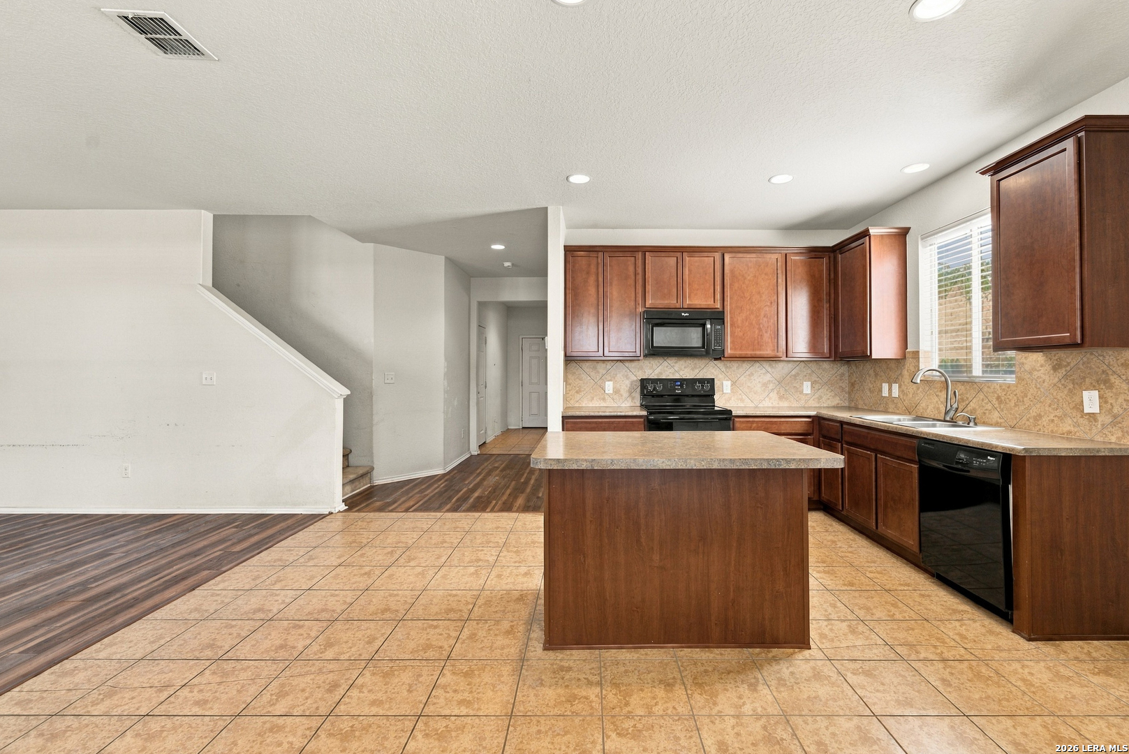 8955 Oakwood Park San Antonio TX 78254