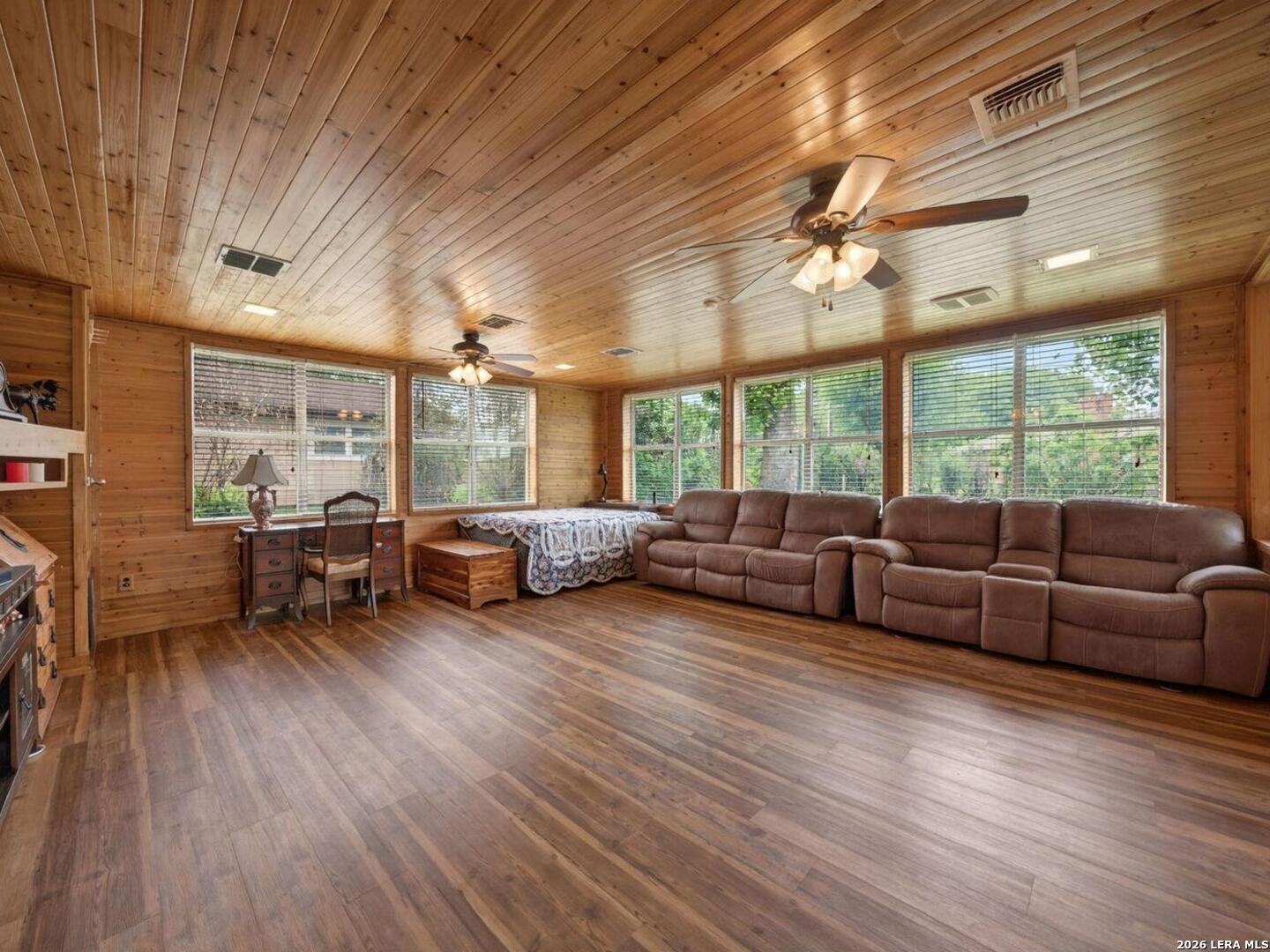 623 Oakland Avenue Gonzales TX 78629