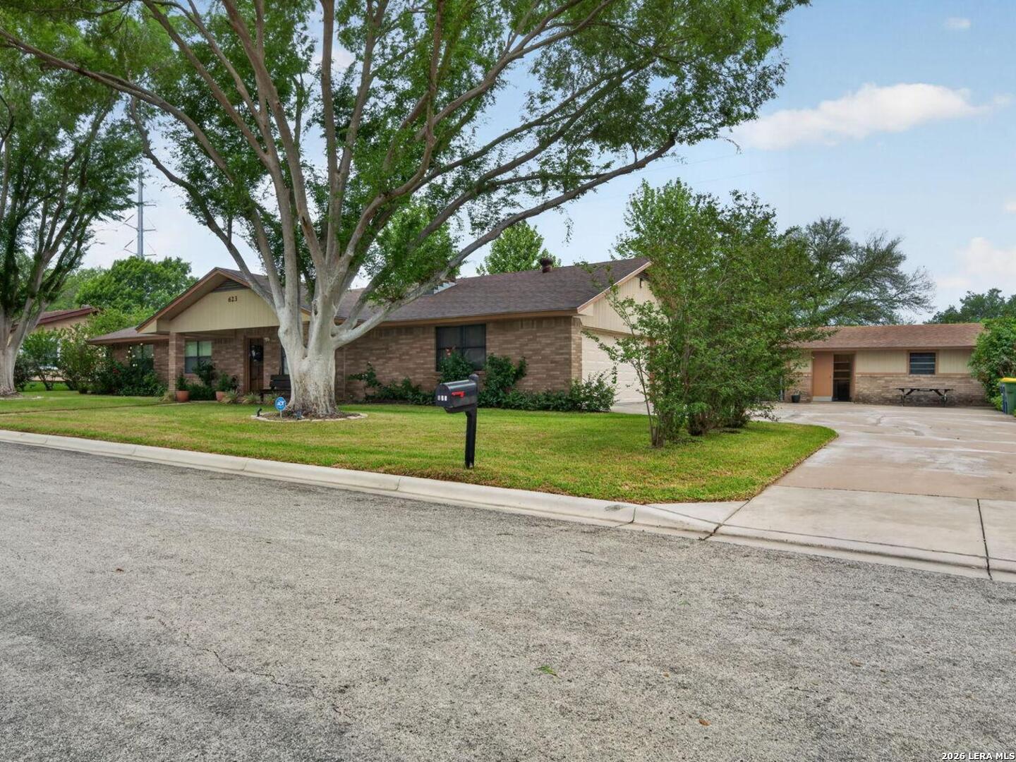 623 Oakland Avenue Gonzales TX 78629