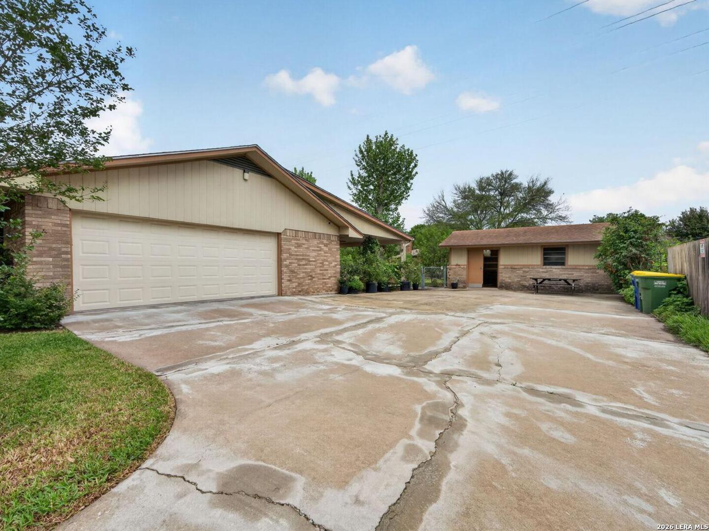 623 Oakland Avenue Gonzales TX 78629