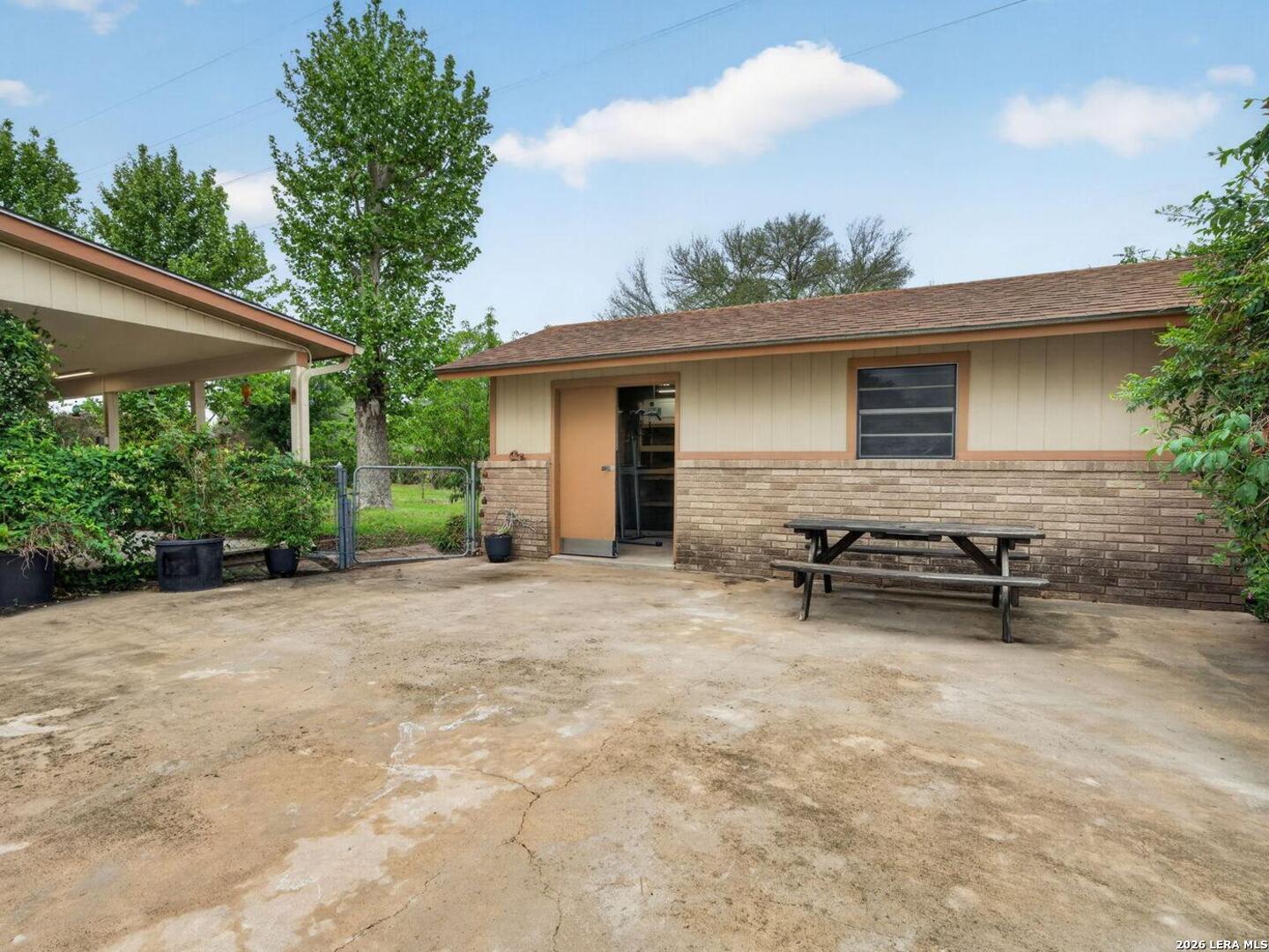 623 Oakland Avenue Gonzales TX 78629