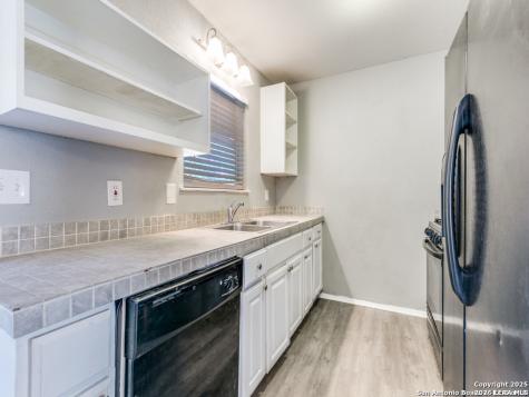 5830 Castle Yard San Antonio TX 78218