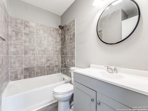5830 Castle Yard San Antonio TX 78218