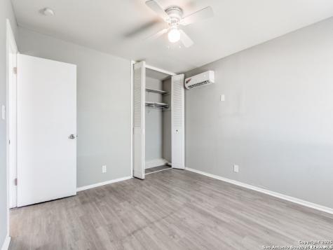 5830 Castle Yard San Antonio TX 78218