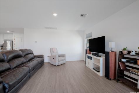 6422 Magee Run San Antonio TX 78220