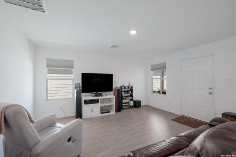 6422 Magee Run San Antonio TX 78220