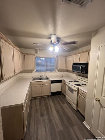 7103 Snowden Crest San Antonio TX 78240