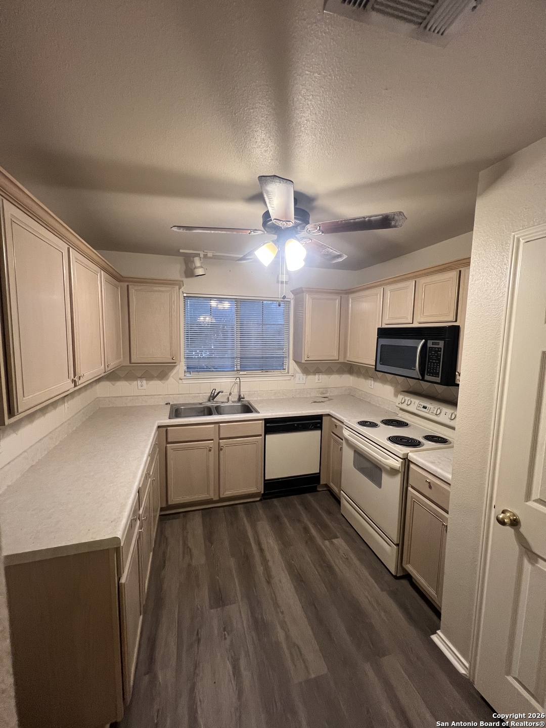 7103 Snowden Crest San Antonio TX 78240