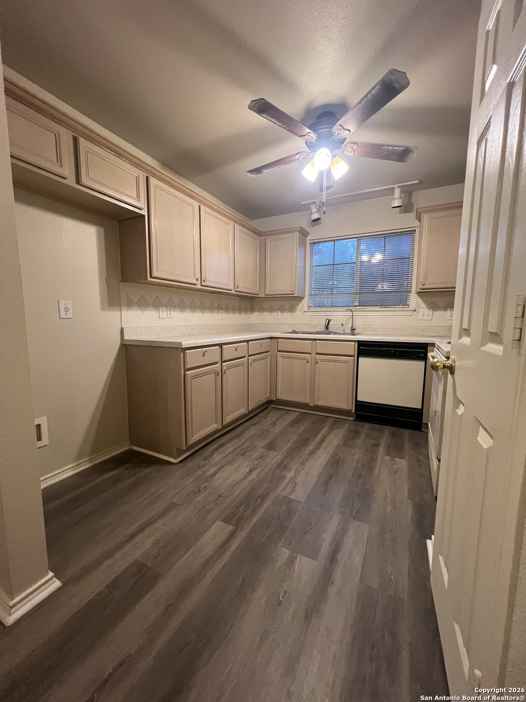 7103 Snowden Crest San Antonio TX 78240
